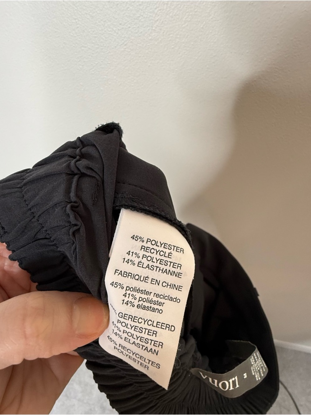 Vuori Villa Trouser in black size medium inseam 33” - Picture 14 of 14